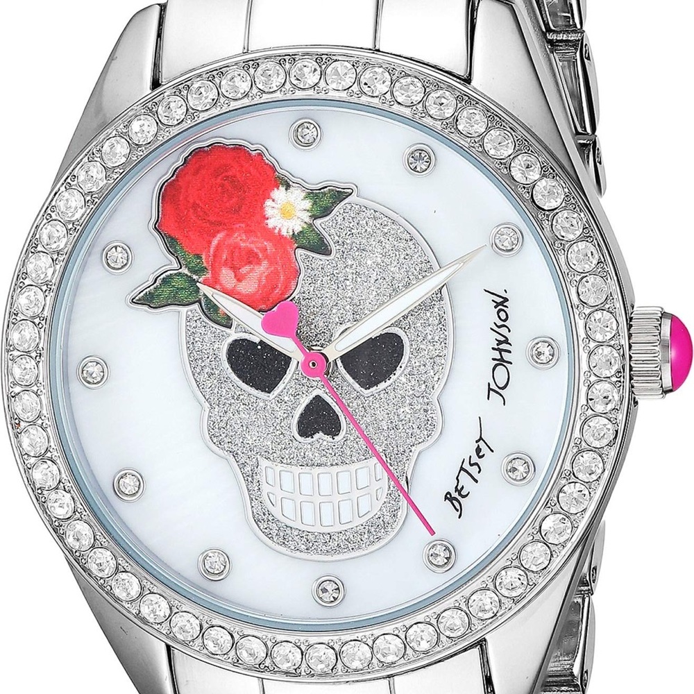 Betsey Johnson Skull Watch
Never worn 
Price negotiable